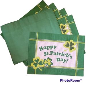 6 St. Patrick's Placemats and 10 NWOT Kitchen & Finger Towels.